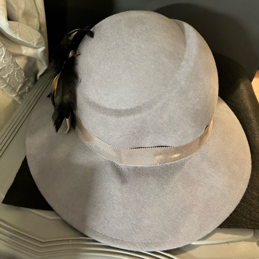 Vintage George Bollman & Co Doeskin Wool Felt Hat With Real Feather Detail - Picture 5 of 6